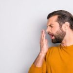 پاسخ به باور غلط: آیا جرم گیری به مینای دندان آسیب می‌زند؟