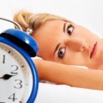 هر کار می کنید بی خوابی تان درمان نمی شود؟ بخوانید