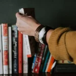 چرا برخی کتاب‌ها سخت‌خوان می‌شوند؟ دلایل خستگی در مطالعه کتاب‌های غیرجذاب