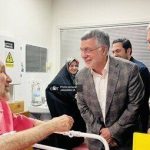 عیادت وزیر بهداشت از سید محمد خاتمی در پی بستری به‌دلیل نارسایی قلبی