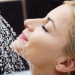 مقایسه فواید و مضرات دوش آب گرم با آب سرد؛ کدام بهتر است؟