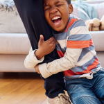 نشانه‌های هشداردهنده وابستگی ناسالم در کودکان