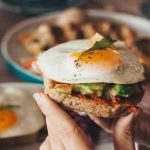 زمان صبحانه خوردن بر طول عمر اثر می‌گذارد